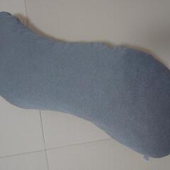グレーの抱き枕