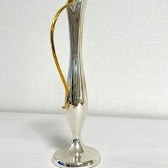 金と銀メッキの一輪挿しの画像