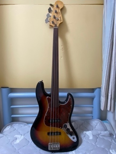 フレットレスジャズベース