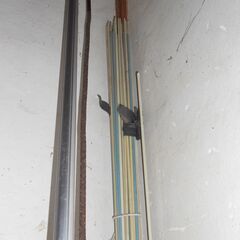 苗などビニールドームを作る時の骨組みで使用するみたいな棒状の物　...