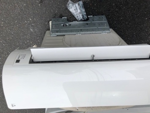 ダイキンルームエアコン　AN22VESK-W　2018年製 