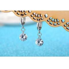 ▼j→→→m16-28 ブリリアントカットダイヤモンドＣＺアーチラウンドピアスの画像