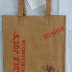 トレーダージョーズエコバッグ 洗える紙バッグ　2022 Trader Joe's 輸入　オレゴン州　ワシントン州　トートバッグ エコバック の画像