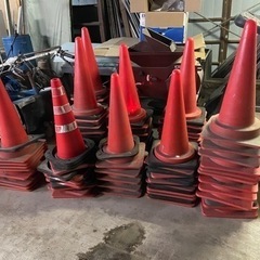 カラーコーン　マーカー　パイロン　工事現場　駐車場