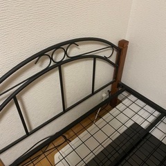 ベッド、マットレス、敷布団、クッションの画像