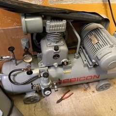 200V 単相！コンプレッサー　超強力　ベビコン　業務用　サブタンクつきの画像