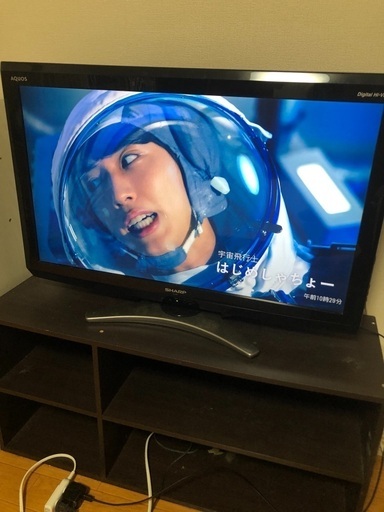 32型AQUOSの液晶テレビ