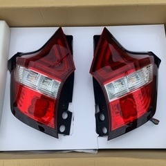 日産ノート　HE12　純正テールランプ