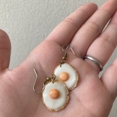 目玉焼きピアス