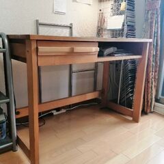シンプルウッドデスクです