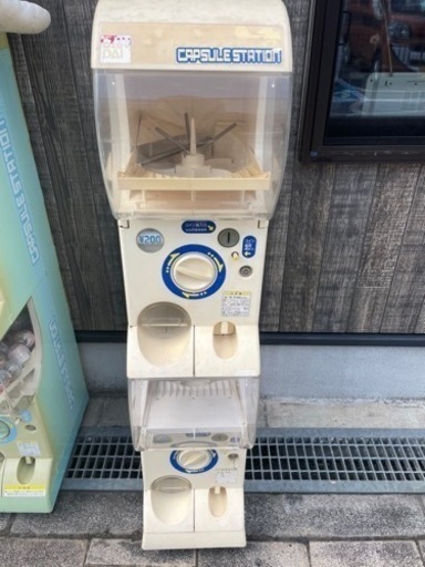 バンダイガチャガチャ本体2段