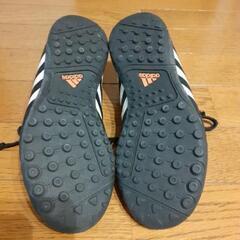 値下げサッカーシューズ　アディダス　キッズ　21.5cmの画像