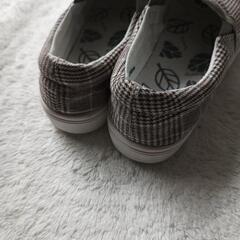 【お渡し先決定済み】チェック柄のカジュアルシューズ　レディース　靴　1週間屋内で使用　23cm　の画像