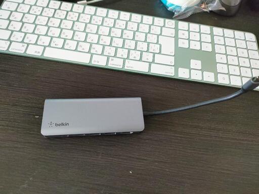 美品　belkinハブ　iPad使用可能