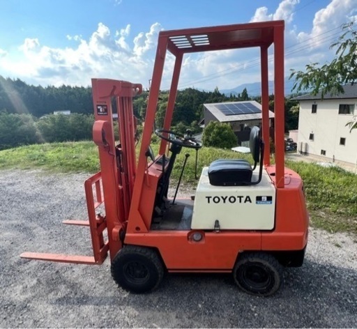 トヨタ　フォークリフト　2FGL9 引き取り限定