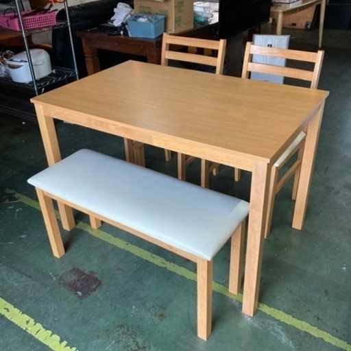 ● ダイニングテーブルセット、ベンチシート、椅子2脚付