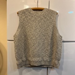 ニットベスト　ベージュ