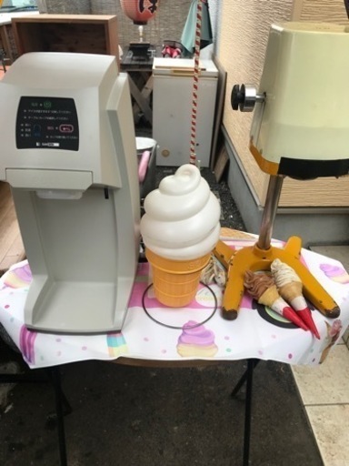 ソフトクリームマシーンとライト、食品サンプルセット