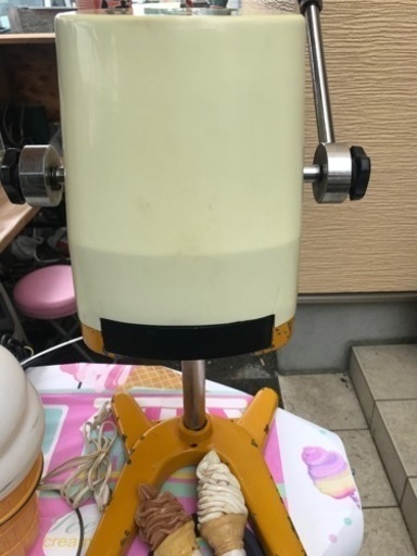 ソフトクリームマシーンとライト、食品サンプルセット