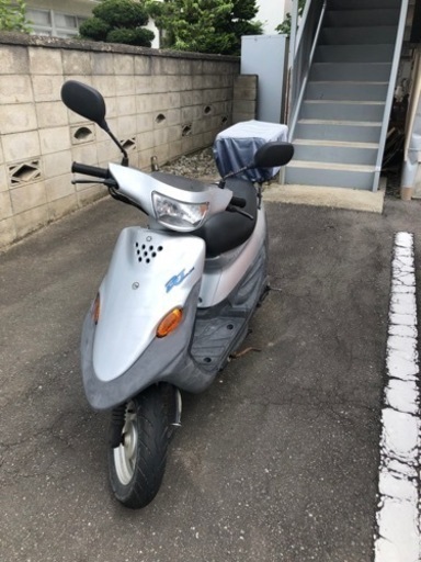 原付バイクお売り致します🛵5千キロ以下！（ヘルメットプレゼント！）