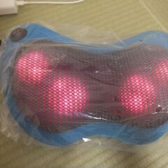 新品箱入動作確認済OTO EU-280 e-Cuddle  Massager 変換アダプタ付　シンガポールで購入　マッサージクッションの画像