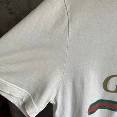 格安　GUCCI ロゴtシャツ　ホワイトの画像