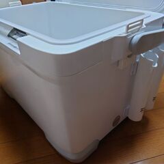 シマノ　フィクセル　リミテッド　30l　クーラーボックスの画像