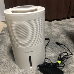 [値下げ可]ミニ除湿器