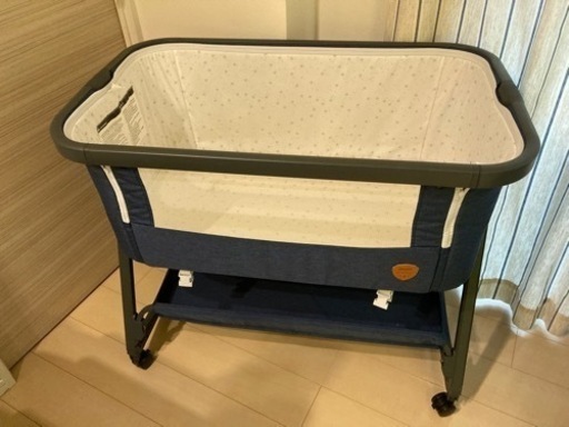 feemom ベビーベッド キャスター付き、高さ6段可変