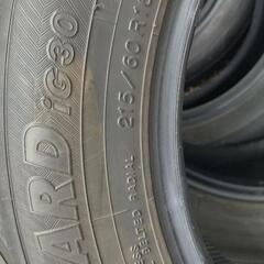 スタッドレスタイヤ４本 215/60R16 (お引き渡し先決定しました)の画像