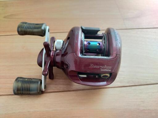 バス釣り用　ベイトリール　SHIMANO　スコーピオン　右巻き