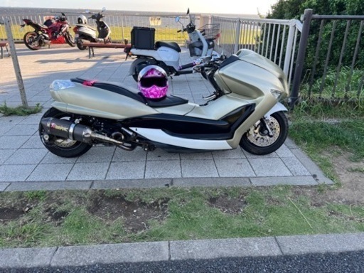 4D9マジェスティ カスタム車