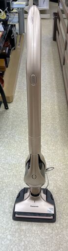 PANASONIC パナソニック スティック ハンディクリーナー 充電式掃除機 MC-BU110J-T  2018年製　ゴールド　美品