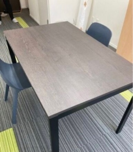 IKEAテーブル