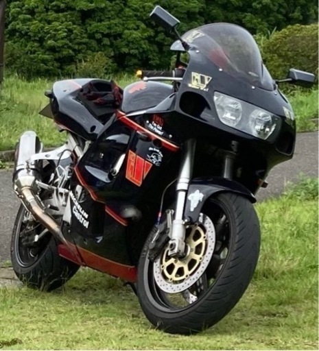 スズキGSX-R750ウォルターウルフカラー