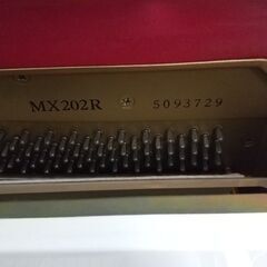 YAMAHA アップライトピアノ（白）　MX202Rの画像