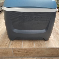 igroo クーラーボックス58ℓ