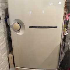 ☆National WiLL FRIDGE製氷機付き冷蔵庫NR-B26B1-W♪