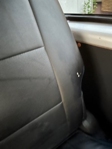 ハイエース　ダークプライム 2リア運転席シート