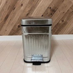 【カインズ】ゴミ箱（美品）手を使わずに使用できます