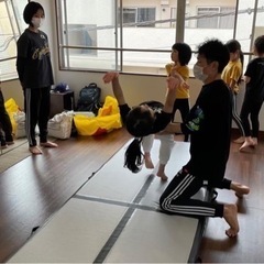 【子ども〜大人までバク転教室】憧れのバク転に挑戦しませんか！子供も大人も参加可能！の画像