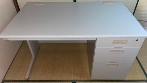 カグクロ　事務机　片袖机　（W1200×D700×H700）