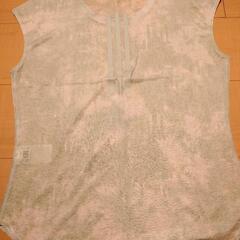 adidasトレーニングウェア　ノースリーブ淡緑色の画像