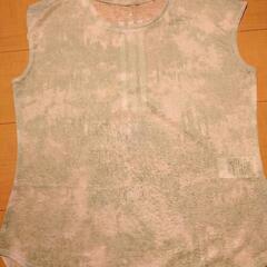 adidasトレーニングウェア　ノースリーブ淡緑色