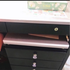 中古💚大人気 激可愛い 勉強机 椅子無し オマケも付けます!の画像