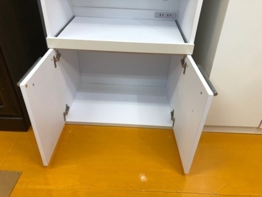【リサイクルサービス八光　田上店　配達・設置OK】ホワイト　スリムタイプ食器棚
