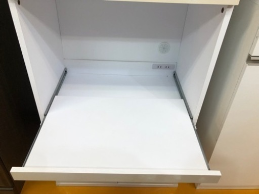 【リサイクルサービス八光　田上店　配達・設置OK】ホワイト　スリムタイプ食器棚