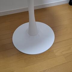 [売ります]白い円形テーブルの画像