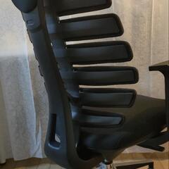 ニトリ ワークチェア エルゴクエスト黒の画像