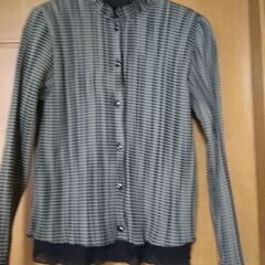 フォーマルスーツ　入園入学時　パーティー等に　Mサイズ　未使用に近い　1回使用　細かい細いプリーツ　の画像